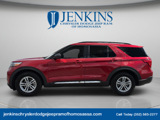 Used 2024 Ford Explorer XLT RWD image 9