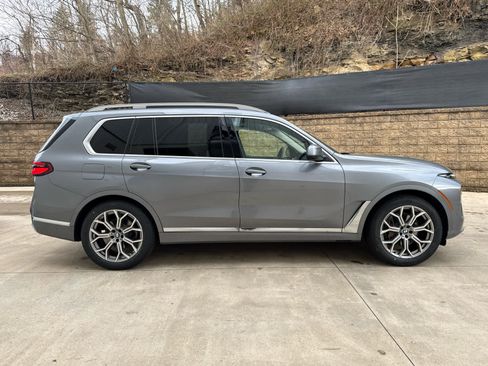 Certified 2023 BMW X7 xDrive40i w/ Premium Package image 7