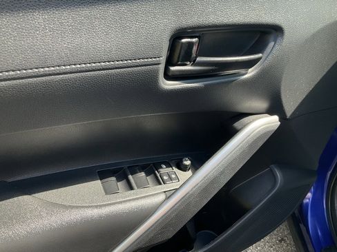 Used 2023 Toyota Corolla Cross SE image 21