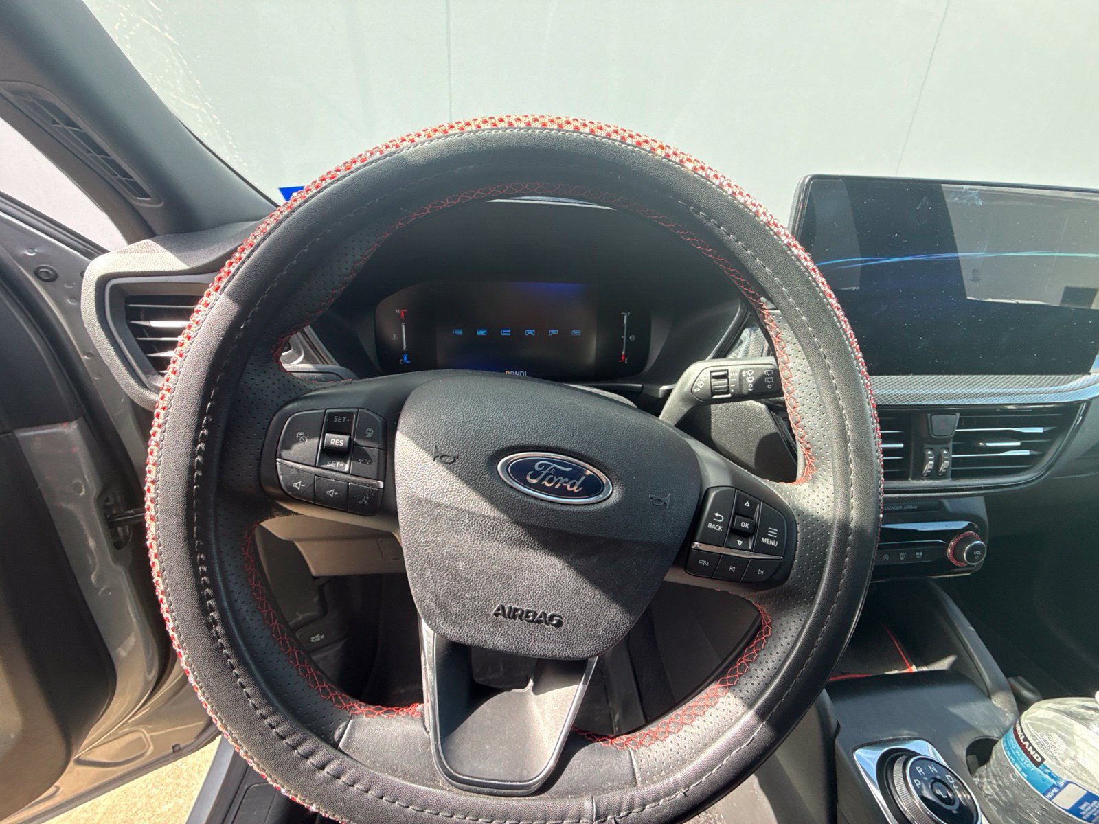 Used 2024 Ford Escape ST-Line w/ Tech Pack #1 FWD image 12