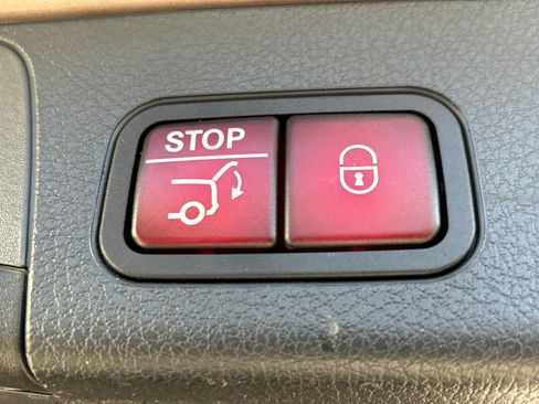 Certified 2023 Mercedes-Benz GLB 250 image 11