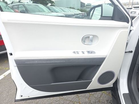 Used 2023 Hyundai Ioniq 5 SEL image 8