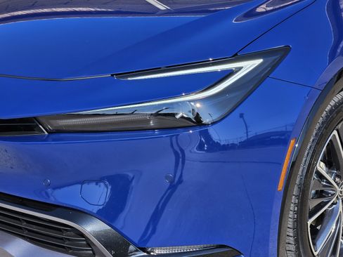 Used 2026 Toyota Prius XLE FWD image 30