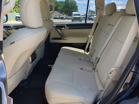 Used 2020 Lexus GX 460 Premium w/ Premium Package AWD/4WD image 12