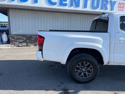 Used 2023 Toyota Tacoma SR5 w/ Technology Package image 14
