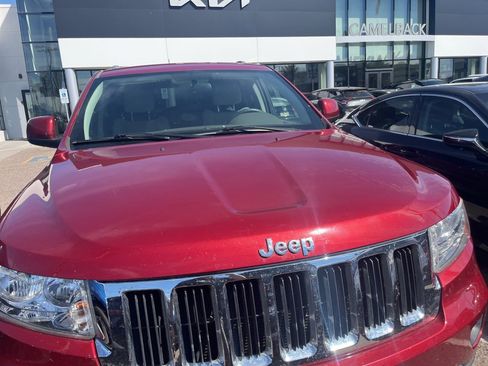 Used 2012 Jeep Grand Cherokee Laredo w/ Laredo E Group image 6