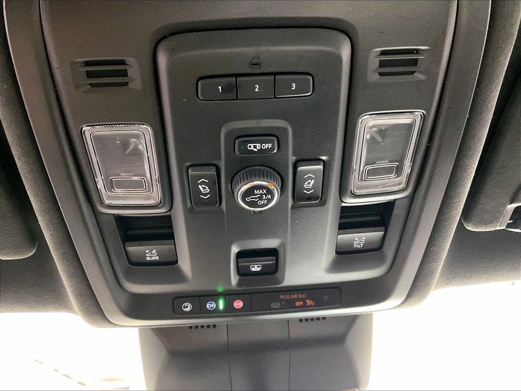 Used 2024 Cadillac Escalade Sport Platinum w/ Heavy-Duty Trailer Package AWD/4WD image 27