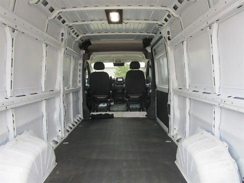 Used 2025 RAM ProMaster 2500 w/ Convenience Group FWD image 15