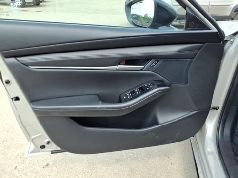Used 2025 MAZDA MAZDA3 s FWD image 23