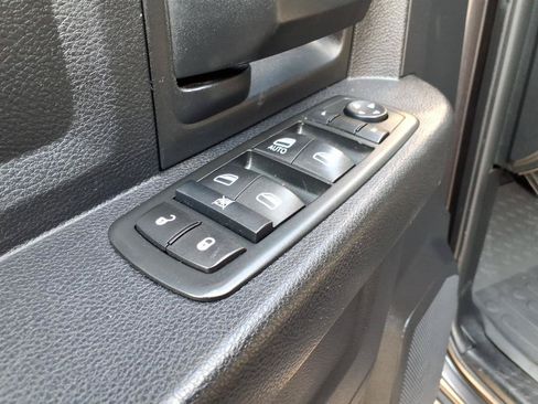 Used 2015 RAM 2500 Tradesman w/ Chrome Appearance Group AWD/4WD image 18