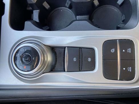 Used 2022 Ford Explorer XLT image 23