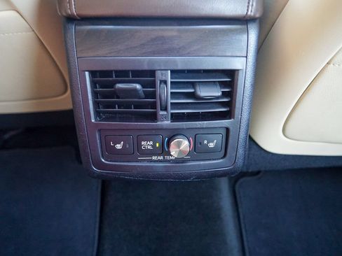 Used 2016 Toyota Avalon Limited w/ Toyota Safety Sense Package FWD image 15