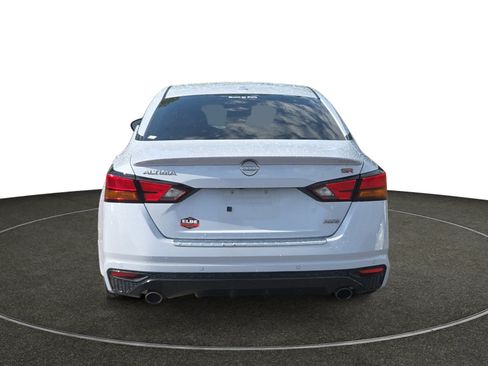 Used 2023 Nissan Altima 2.5 SR AWD/4WD image 5
