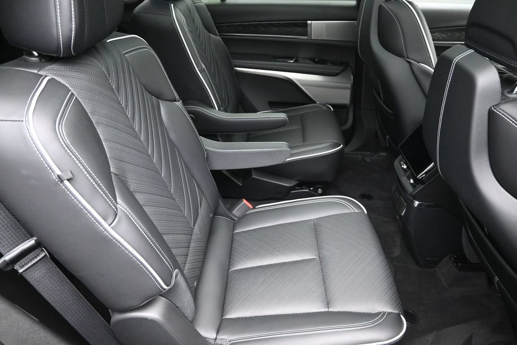 Used 2026 Cadillac Vistiq Platinum AWD/4WD image 30