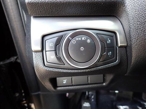 Used 2019 Ford Explorer XLT w/ Equipment Group 202A AWD/4WD image 16
