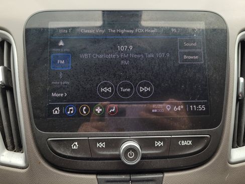 Used 2022 Chevrolet Malibu LT FWD image 25