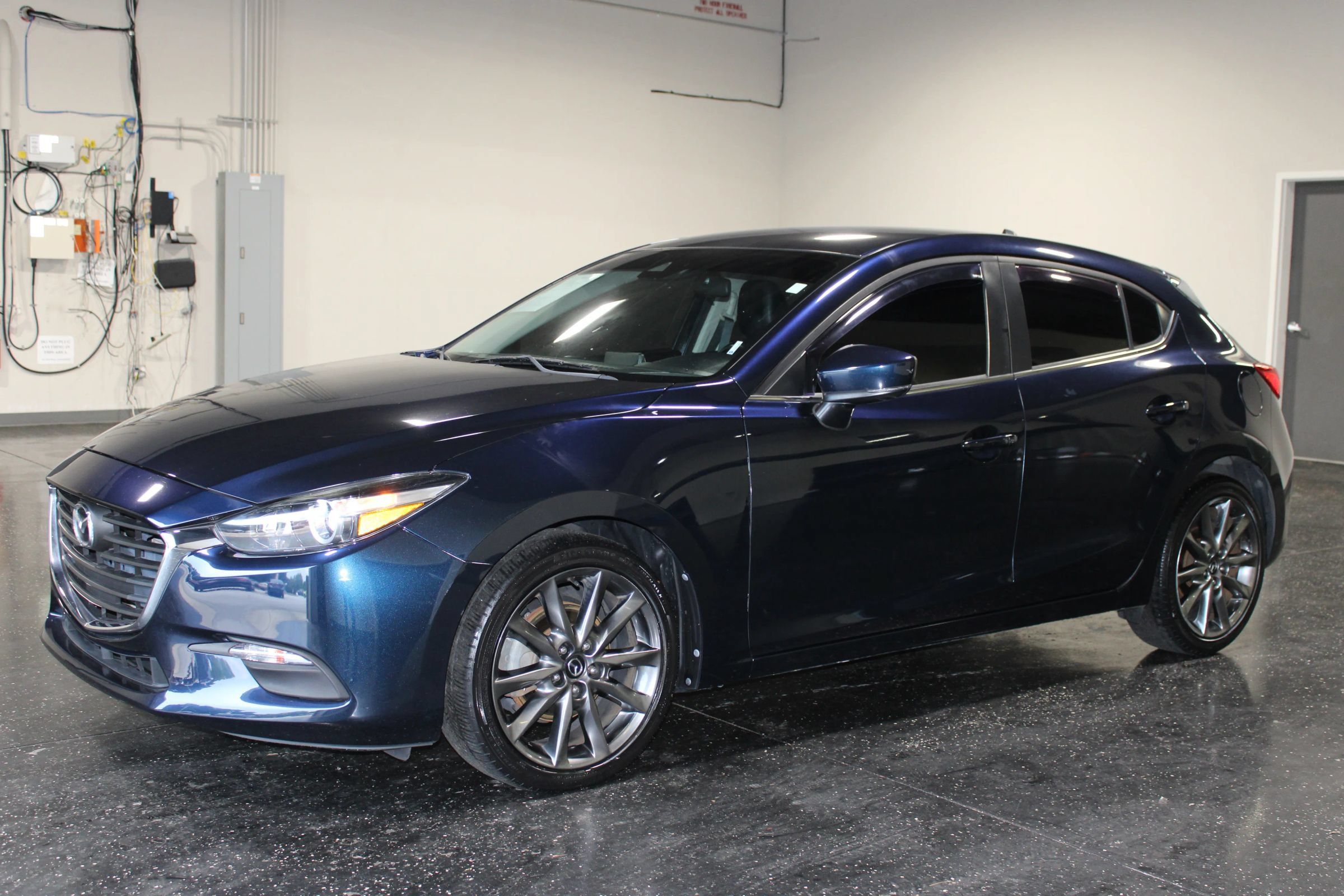 Used 2018 MAZDA MAZDA3 Touring FWD image 7