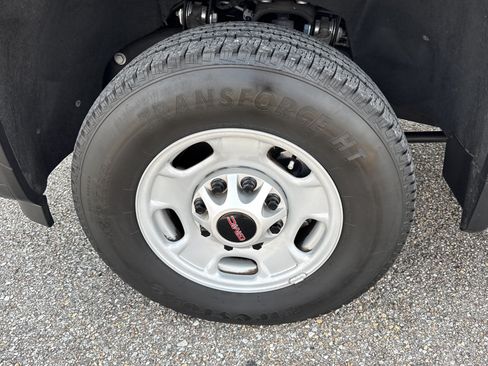 Used 2024 GMC Sierra 2500 Pro w/ Convenience Package RWD image 10