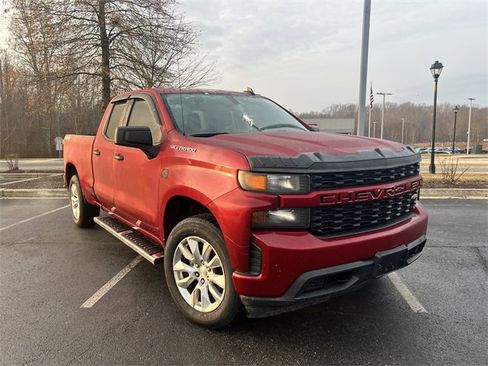 Used 2020 Chevrolet Silverado 1500 Custom w/ Custom Value Package image 2