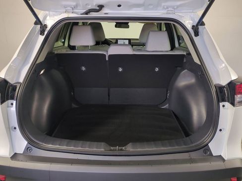 Used 2026 Toyota Corolla Cross L image 14