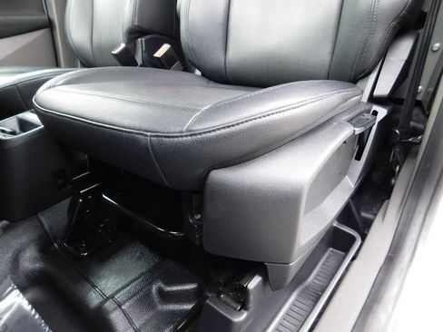 Used 2019 Ford Transit Connect XL image 14