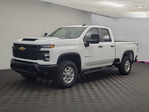 Used 2025 Chevrolet Silverado 2500 W/T image 1