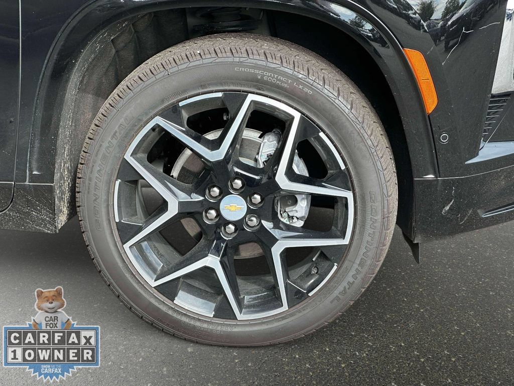 Used 2026 Chevrolet Traverse High Country w/ LPO, Floor Liner Package FWD image 7