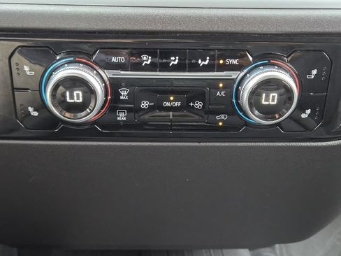 Used 2024 GMC Sierra 1500 SLE AWD/4WD image 19