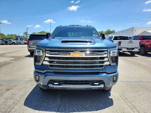 Used 2024 Chevrolet Silverado 3500 High Country w/ High Country Premium Package AWD/4WD image 2