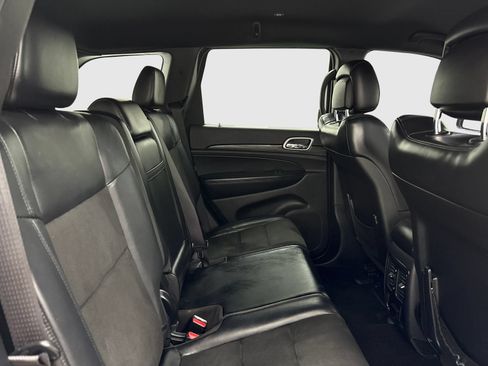 Used 2019 Jeep Grand Cherokee Altitude RWD image 42