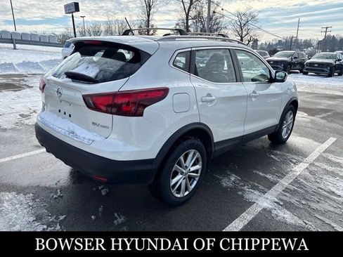 Used 2018 Nissan Rogue Sport SV image 5