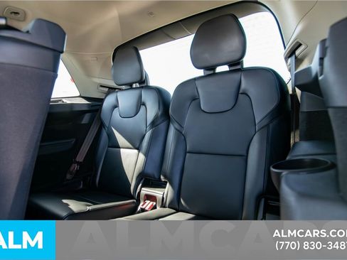 Used 2022 Volvo XC90 T5 Momentum w/ Protection Package Premier image 11