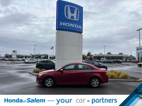 Used 2012 Chevrolet Cruze LT w/ RS Package FWD image 3