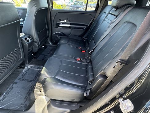 Used 2023 Mercedes-Benz EQB 300 4MATIC image 31