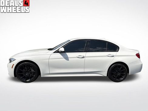 Used 2017 BMW 330i xDrive Sedan AWD/4WD image 2