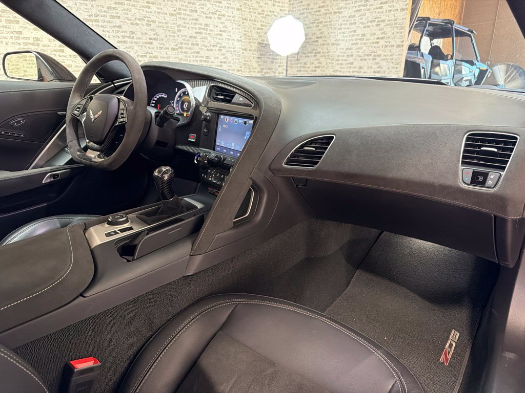 Used 2017 Chevrolet Corvette Z06 RWD image 17