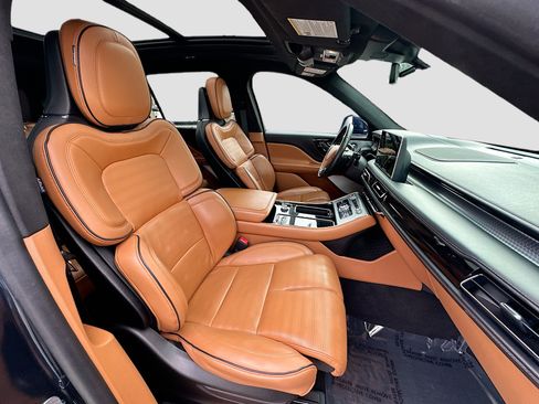 Used 2023 Lincoln Aviator Black Label Grand Touring w/ Class IV Trailer Tow Package image 35