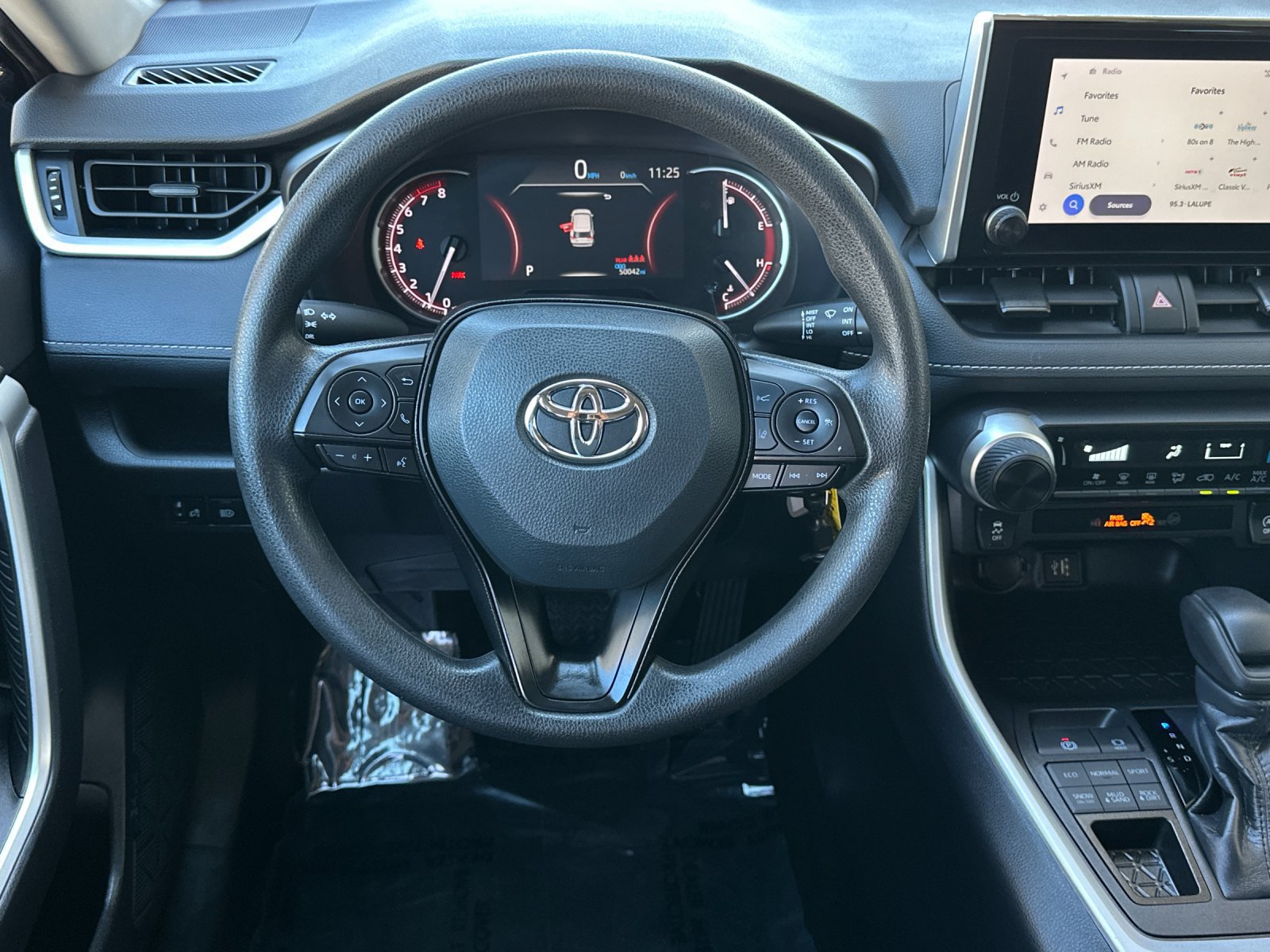 Used 2025 Toyota RAV4 LE AWD/4WD image 13
