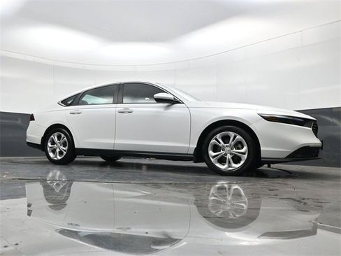 Used 2023 Honda Accord LX image 28