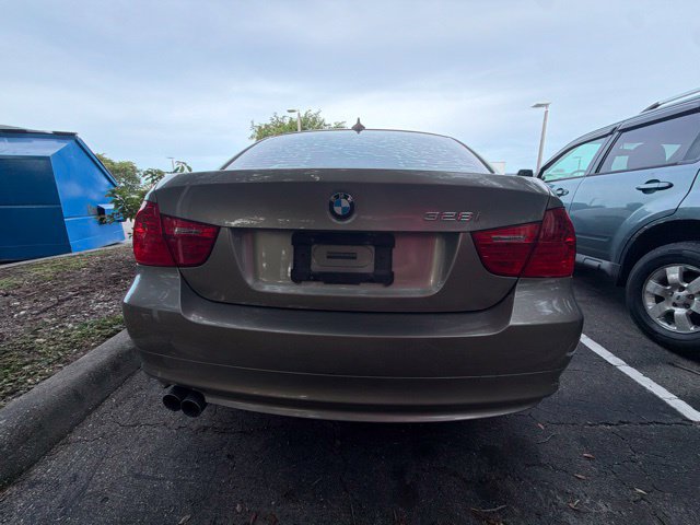 Used 2010 BMW 328i Sedan RWD image 3
