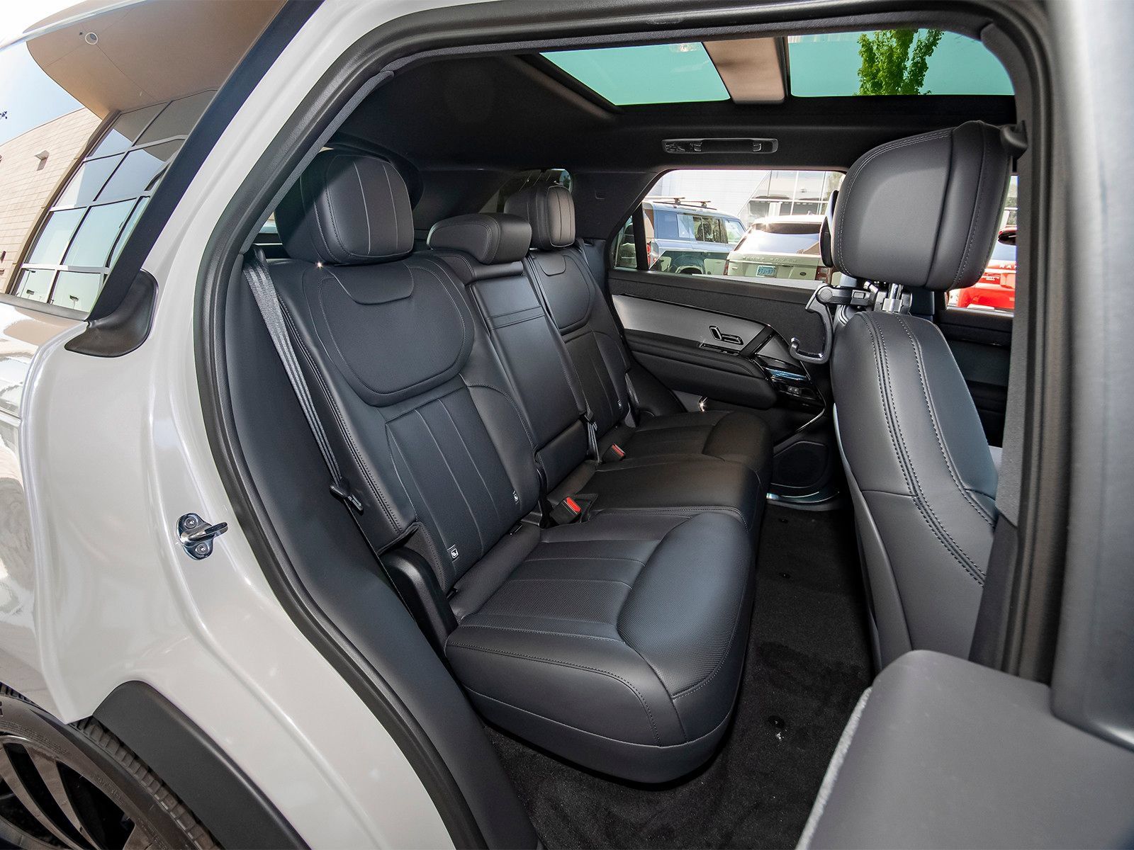 New 2026 Land Rover Range Rover Sport SE AWD/4WD image 46
