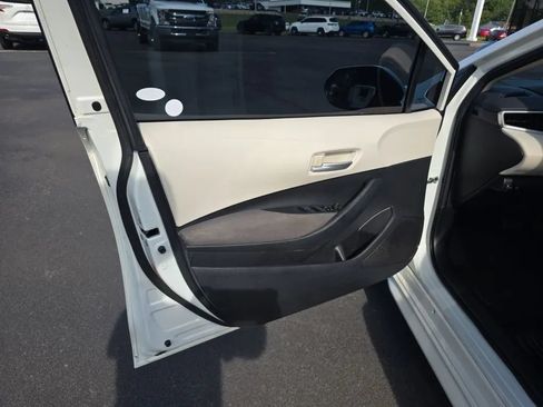 Used 2020 Toyota Corolla LE FWD image 36