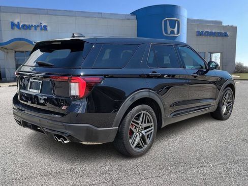 Used 2025 Ford Explorer ST AWD/4WD image 4