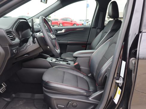 Used 2024 Ford Escape ST-Line w/ Tech Pack #1 AWD/4WD image 9