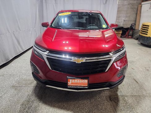 Used 2022 Chevrolet Equinox LT image 2