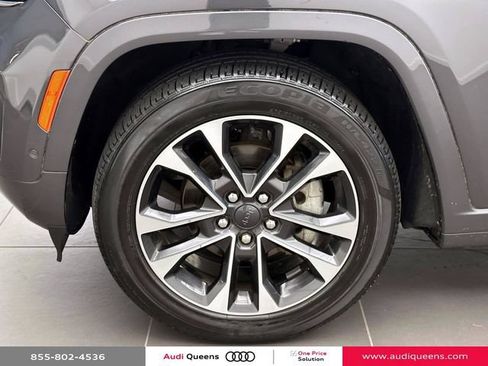 Used 2023 Jeep Grand Cherokee Overland w/ Luxury Tech Group IV AWD/4WD image 9