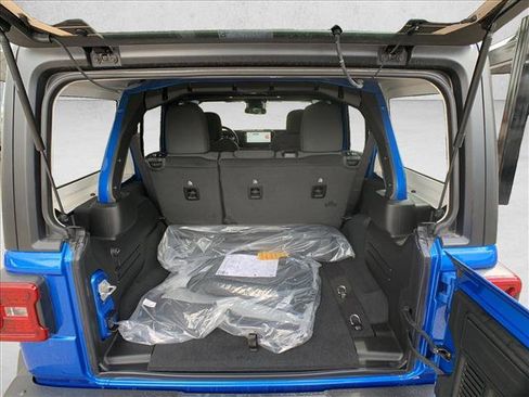 New 2024 Jeep Wrangler Unlimited Rubicon w/ Capability Package image 28