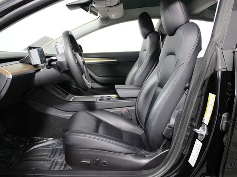 Used 2022 Tesla Model 3 image 9