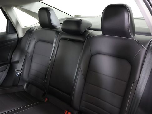 Certified 2023 Volkswagen Jetta SE w/ Panoramic Sunroof Package image 29