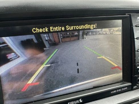 Used 2016 Chrysler Town & Country Limited FWD image 26